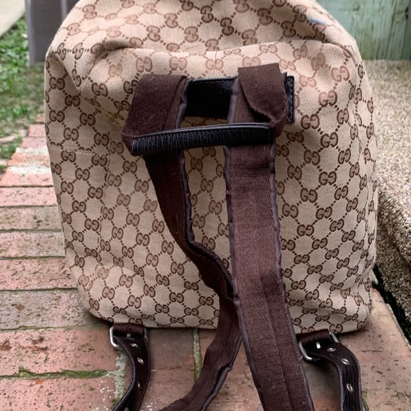 This is a real Gucci bookbag!! - Picture 4 of 6